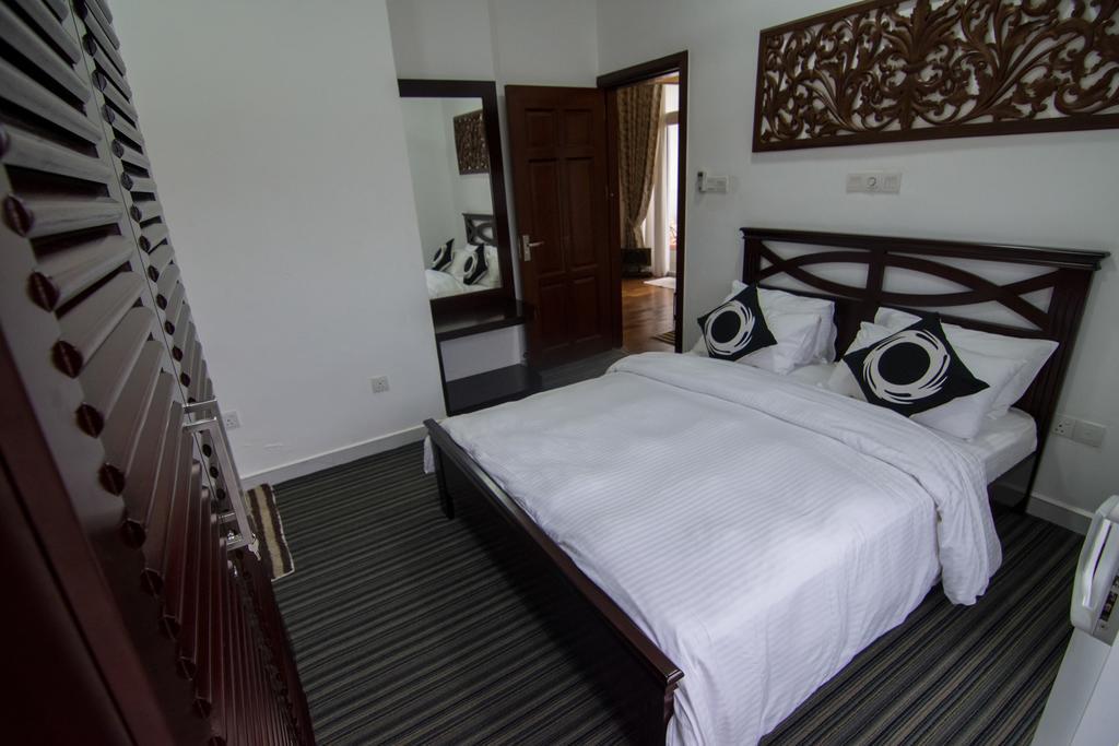 Cozy Sea View Luxury Apartment, Fully Furnished, 2 Bedrooms, 2 Bathrooms Dehiwala-Mount Lavinia Buitenkant foto
